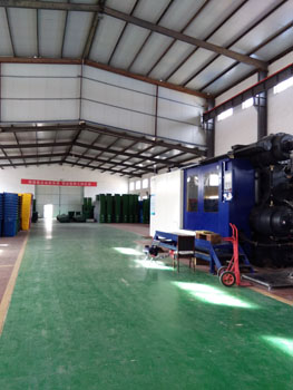 塑料垃圾桶生產車間